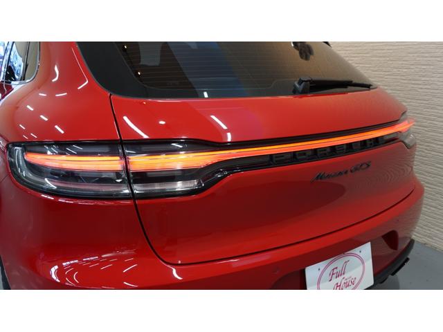 マカン マカンＧＴＳ　スポーツクロノ　純正ナビ　３６０カメラ　エントリードライブ　プライバシーガラス　クロレザー　シートヒーター　レーンアシスト　カラークレスト　パークアシスト　スポーツエグゾースト　ＲＳスパイダー２０ＡＷ（16枚目）