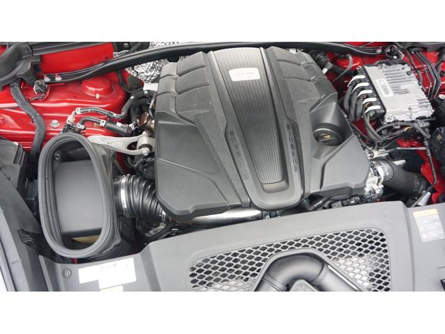 マカン マカンＧＴＳ　スポーツクロノ　純正ナビ　３６０カメラ　エントリードライブ　プライバシーガラス　クロレザー　シートヒーター　レーンアシスト　カラークレスト　パークアシスト　スポーツエグゾースト　ＲＳスパイダー２０ＡＷ（17枚目）