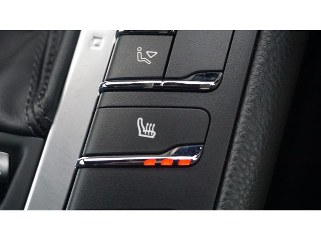 マカン マカンＧＴＳ　スポーツクロノ　純正ナビ　３６０カメラ　エントリードライブ　プライバシーガラス　クロレザー　シートヒーター　レーンアシスト　カラークレスト　パークアシスト　スポーツエグゾースト　ＲＳスパイダー２０ＡＷ（42枚目）