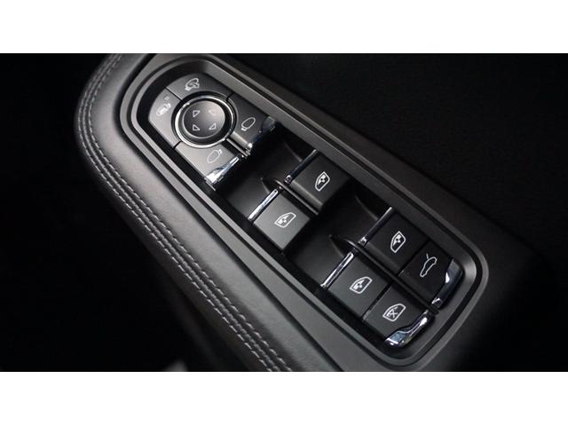 マカン マカンＧＴＳ　スポーツクロノ　純正ナビ　３６０カメラ　エントリードライブ　プライバシーガラス　クロレザー　シートヒーター　レーンアシスト　カラークレスト　パークアシスト　スポーツエグゾースト　ＲＳスパイダー２０ＡＷ（51枚目）