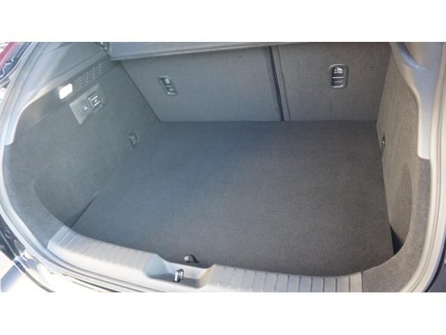 ＭＸ－３０ロータリーＥＶ エディションＲ　純正ナビ　フルセグ　３６０カメラ　ＡＣ１５００Ｗ　ＢＯＳＥサウンド　パーキングセンサー　レーンキープ　スマートブレーキ　ＢＳＭ　ＥＴＣ　ＨＤＭＩ　ハーフレザー　シートヒーター　ステアヒーター（31枚目）