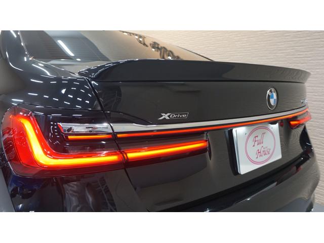 ７シリーズ ７４０ｄ　ｘＤｒｉｖｅ　Ｍスポーツ　純正ナビ　フルセグ　３６０カメラ　ハーマンカードン　ドラレコ前後　レザーシート　エア＆シートヒーター　パワートランク　ワイヤレスチャージ　ＨＵＤ　ＢＳＭ　レーンアシスト　ステアアシスト　ドアバイザー（9枚目）