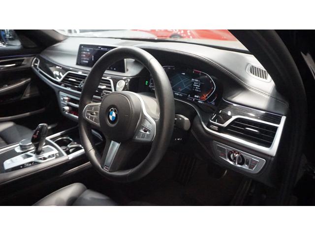 ７シリーズ ７４０ｄ　ｘＤｒｉｖｅ　Ｍスポーツ　純正ナビ　フルセグ　３６０カメラ　ハーマンカードン　ドラレコ前後　レザーシート　エア＆シートヒーター　パワートランク　ワイヤレスチャージ　ＨＵＤ　ＢＳＭ　レーンアシスト　ステアアシスト　ドアバイザー（23枚目）
