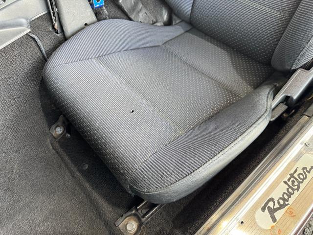 ユーノスロードスター Ｓスペシャル　ＭＡＺＤＡＳＰＥＥＤマフラー　ＨＫＳエアクリ　ＫＴＳ車高調　Ｐｅｒｓｏｎａｌステアリング　ラフィックスクイックリリース　社外エキマニ　純正１４ｉｎＡＷ　ＫＥＮＷＯＯＤナビ（34枚目）