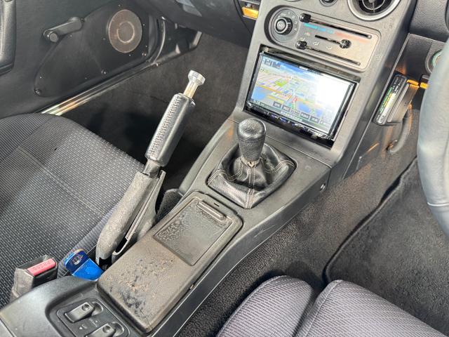 ユーノスロードスター Ｓスペシャル　ＭＡＺＤＡＳＰＥＥＤマフラー　ＨＫＳエアクリ　ＫＴＳ車高調　Ｐｅｒｓｏｎａｌステアリング　ラフィックスクイックリリース　社外エキマニ　純正１４ｉｎＡＷ　ＫＥＮＷＯＯＤナビ（43枚目）