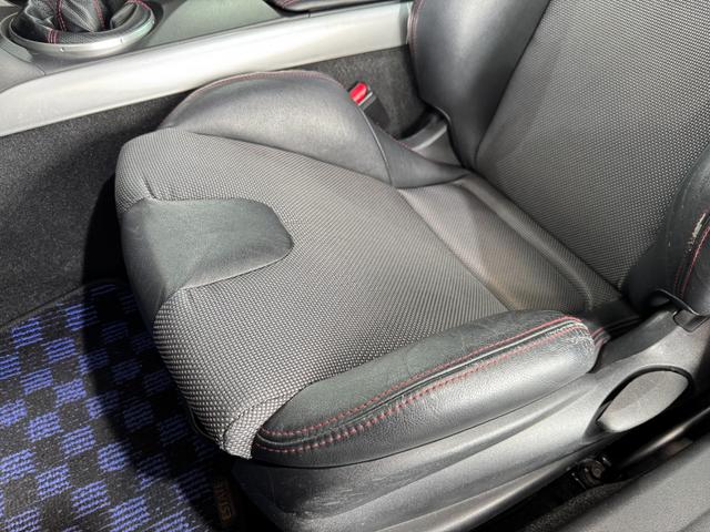 ＲＸ－８ タイプＲＳ　Ｒｍａｇｉｃマフラー　スピリットＲ純正１９ｉｎＡＷ　ＡｕｔｏＥｘｅエアクリ　Ｄｅｆｉ追加メーター（水温・油温・インマニ）　ビルシュタインサスペンション　ＲＳ純正ＲＥＣＡＲＯシート　ＥＴＣ（33枚目）