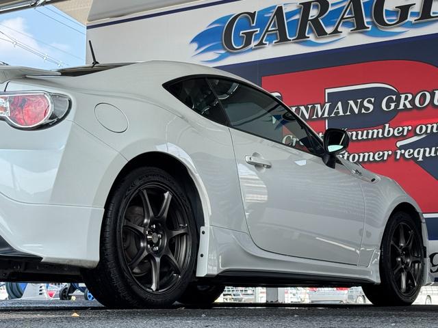 ８６ ＧＴリミテッド　ＴＲＤエアロ　ＴＲＤマフラー　ＢＬＩＴＺエアクリ／スロコン／サクションキット　ＷｅｄｓＳｐｏｒｔ　ＳＡ－７５Ｒ　１７ｉｎＡＷ　純正ナビ（ＴＶ／Ｂｌｕｅｔｏｏｔｈ）　ＫＥＮＷＯＯＤドラレコ　ＥＴＣ（10枚目）