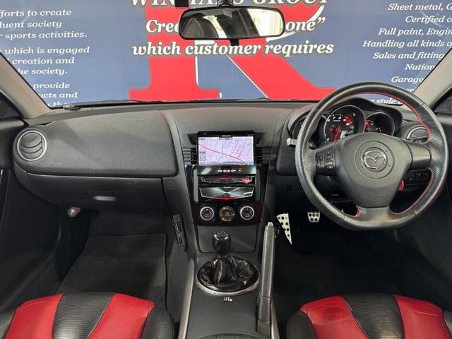 ＲＸ－８ タイプＳ　ＷＥＢＡＲ　Ｓｐｏｒｔｓエアロ　ＭＡＺＤＡＳＰＥＥＤリアスポ＋ハイマウントステー　ＲＳ純正１９ｉｎＡＷ　ＢＬＩＴＺタワーバー　カロッツェリアナビ　ＡｕｔｏＥｘｅステアリング　電動パワーシート（運転席）（4枚目）