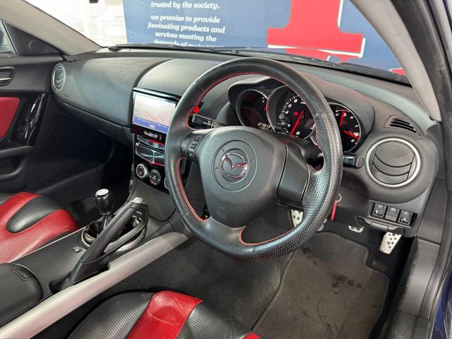 ＲＸ－８ タイプＳ　ＷＥＢＡＲ　Ｓｐｏｒｔｓエアロ　ＭＡＺＤＡＳＰＥＥＤリアスポ＋ハイマウントステー　ＲＳ純正１９ｉｎＡＷ　ＢＬＩＴＺタワーバー　カロッツェリアナビ　ＡｕｔｏＥｘｅステアリング　電動パワーシート（運転席）（32枚目）