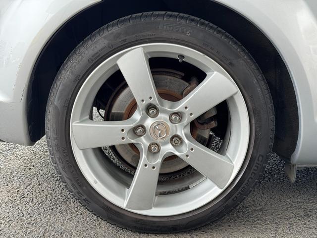 ＲＸ－８ タイプＳ　６ＭＴ　ＡｕｔｏＥｘｅマスターバックブレース・ドアバイザー　純正１８ｉｎＡＷ　カロッツェリアナビ（バックカメラ）　純正オーディオ（ＣＤ／ラジオ）ＢＯＳＥスピーカー　純正マフラー　フォグランプ　ＥＴＣ（12枚目）
