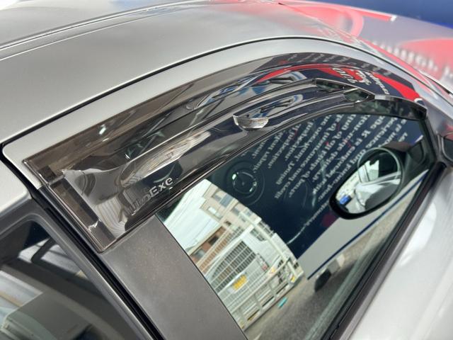 ＲＸ－８ タイプＳ　６ＭＴ　ＡｕｔｏＥｘｅマスターバックブレース・ドアバイザー　純正１８ｉｎＡＷ　カロッツェリアナビ（バックカメラ）　純正オーディオ（ＣＤ／ラジオ）ＢＯＳＥスピーカー　純正マフラー　フォグランプ　ＥＴＣ（23枚目）