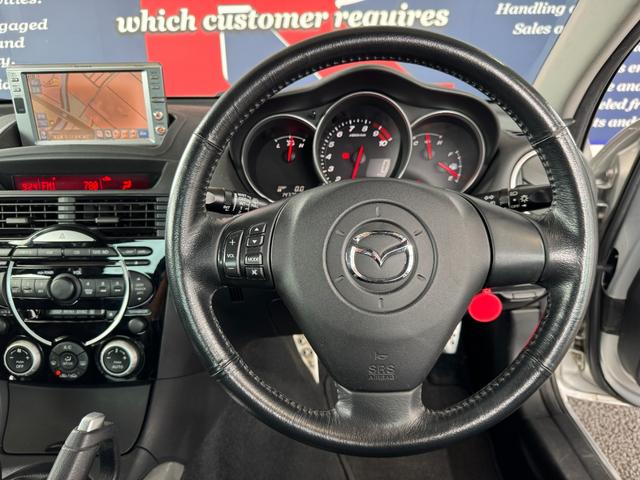 ＲＸ－８ タイプＳ　６ＭＴ　ＡｕｔｏＥｘｅマスターバックブレース・ドアバイザー　純正１８ｉｎＡＷ　カロッツェリアナビ（バックカメラ）　純正オーディオ（ＣＤ／ラジオ）ＢＯＳＥスピーカー　純正マフラー　フォグランプ　ＥＴＣ（35枚目）