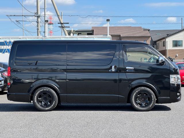 ハイエースバン スーパーＧＬ　ダークプライム　ディーゼル　ＢＲＵＴ１６ｉｎＡＷ　ローダウン　社外フリップダウンモニター　カロッツェリアナビ（ＤＴＶ／Ｂｌｕｅｔｏｏｔｈ／ＤＩＳＣ／バックカメラ）　　両側パワースライドドア　ＬＥＤヘッドライト　ＥＴＣ（11枚目）