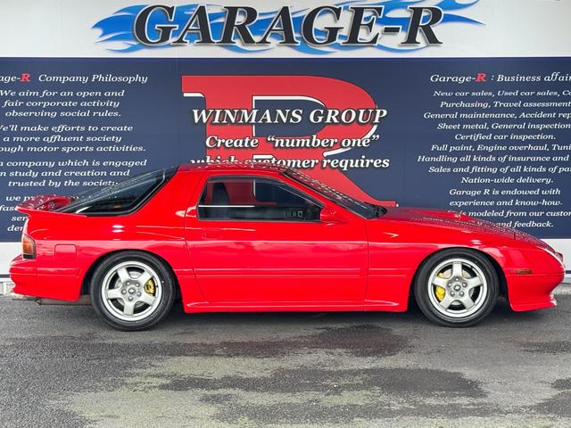 サバンナＲＸ－７ ＧＴ－Ｘ　Ｒｍａｇｉｃマフラー　ＪＩＣ車高調　ガナドールミラー　純正ドアバイザー　社外タワーバー　Ｇｒｅｄｄｙブーストコントローラー　ＢＬＩＴＺブーストメーター　Ｒ３２用１６ｉｎＡＷ　オーディオ（ラジオ／ＣＤ）（5枚目）