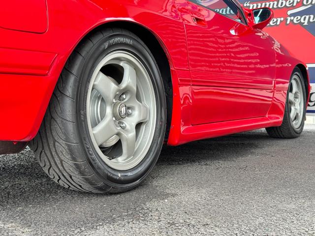 サバンナＲＸ－７ ＧＴ－Ｘ　Ｒｍａｇｉｃマフラー　ＪＩＣ車高調　ガナドールミラー　純正ドアバイザー　社外タワーバー　Ｇｒｅｄｄｙブーストコントローラー　ＢＬＩＴＺブーストメーター　Ｒ３２用１６ｉｎＡＷ　オーディオ（ラジオ／ＣＤ）（10枚目）