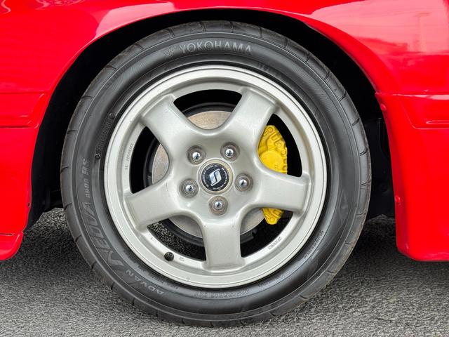 サバンナＲＸ－７ ＧＴ－Ｘ　Ｒｍａｇｉｃマフラー　ＪＩＣ車高調　ガナドールミラー　純正ドアバイザー　社外タワーバー　Ｇｒｅｄｄｙブーストコントローラー　ＢＬＩＴＺブーストメーター　Ｒ３２用１６ｉｎＡＷ　オーディオ（ラジオ／ＣＤ）（13枚目）
