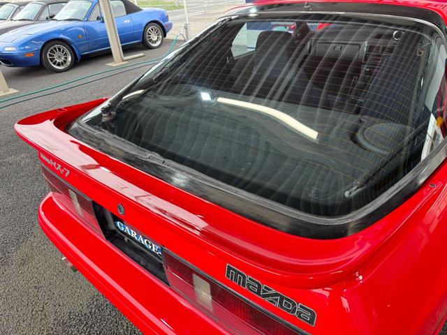 サバンナＲＸ－７ ＧＴ－Ｘ　Ｒｍａｇｉｃマフラー　ＪＩＣ車高調　ガナドールミラー　純正ドアバイザー　社外タワーバー　Ｇｒｅｄｄｙブーストコントローラー　ＢＬＩＴＺブーストメーター　Ｒ３２用１６ｉｎＡＷ　オーディオ（ラジオ／ＣＤ）（20枚目）