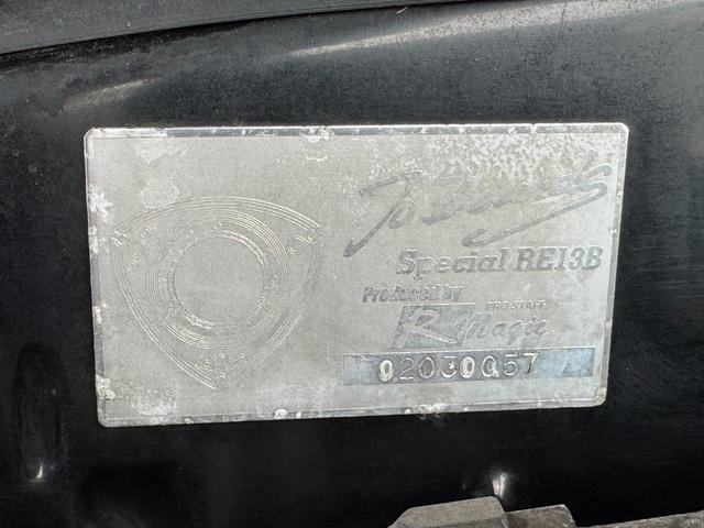 サバンナＲＸ－７ ＧＴ－Ｘ　Ｒｍａｇｉｃマフラー　ＪＩＣ車高調　ガナドールミラー　純正ドアバイザー　社外タワーバー　Ｇｒｅｄｄｙブーストコントローラー　ＢＬＩＴＺブーストメーター　Ｒ３２用１６ｉｎＡＷ　オーディオ（ラジオ／ＣＤ）（30枚目）