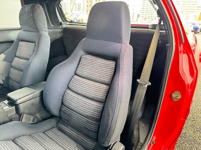 サバンナＲＸ－７ ＧＴ－Ｘ　Ｒｍａｇｉｃマフラー　ＪＩＣ車高調　ガナドールミラー　純正ドアバイザー　社外タワーバー　Ｇｒｅｄｄｙブーストコントローラー　ＢＬＩＴＺブーストメーター　Ｒ３２用１６ｉｎＡＷ　オーディオ（ラジオ／ＣＤ）（36枚目）