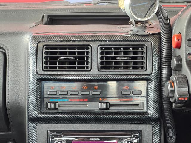 サバンナＲＸ－７ ＧＴ－Ｘ　Ｒｍａｇｉｃマフラー　ＪＩＣ車高調　ガナドールミラー　純正ドアバイザー　社外タワーバー　Ｇｒｅｄｄｙブーストコントローラー　ＢＬＩＴＺブーストメーター　Ｒ３２用１６ｉｎＡＷ　オーディオ（ラジオ／ＣＤ）（44枚目）