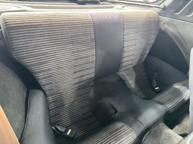 サバンナＲＸ－７ ＧＴ－Ｘ　Ｒｍａｇｉｃマフラー　ＪＩＣ車高調　ガナドールミラー　純正ドアバイザー　社外タワーバー　Ｇｒｅｄｄｙブーストコントローラー　ＢＬＩＴＺブーストメーター　Ｒ３２用１６ｉｎＡＷ　オーディオ（ラジオ／ＣＤ）（54枚目）