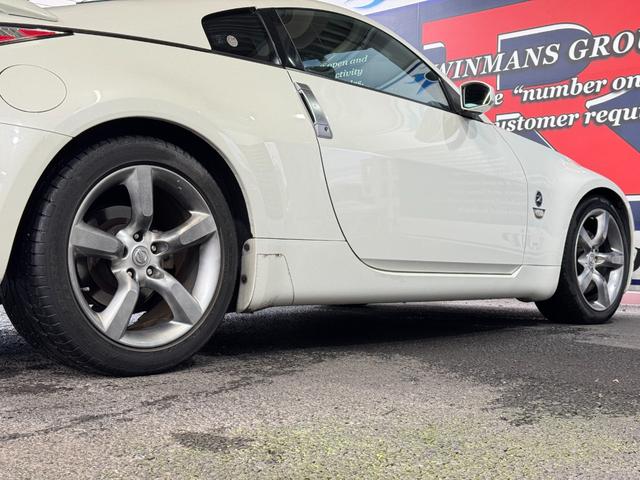 フェアレディZ ベースグレード ロッソモデロマフラー NISMOリアウイング 純正18inAW カロッツェリアナビ(FM/CD) Yupiteruポータブルナビ(地デジ) 社外クリアテール ETC2.0(10枚目)