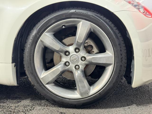 フェアレディZ ベースグレード ロッソモデロマフラー NISMOリアウイング 純正18inAW カロッツェリアナビ(FM/CD) Yupiteruポータブルナビ(地デジ) 社外クリアテール ETC2.0(11枚目)