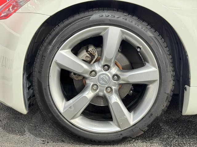 フェアレディZ ベースグレード ロッソモデロマフラー NISMOリアウイング 純正18inAW カロッツェリアナビ(FM/CD) Yupiteruポータブルナビ(地デジ) 社外クリアテール ETC2.0(13枚目)