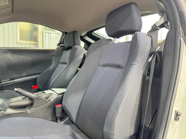 フェアレディZ ベースグレード ロッソモデロマフラー NISMOリアウイング 純正18inAW カロッツェリアナビ(FM/CD) Yupiteruポータブルナビ(地デジ) 社外クリアテール ETC2.0(31枚目)