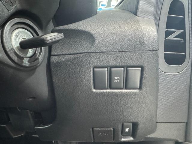 フェアレディZ ベースグレード ロッソモデロマフラー NISMOリアウイング 純正18inAW カロッツェリアナビ(FM/CD) Yupiteruポータブルナビ(地デジ) 社外クリアテール ETC2.0(38枚目)