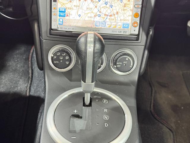 フェアレディZ ベースグレード ロッソモデロマフラー NISMOリアウイング 純正18inAW カロッツェリアナビ(FM/CD) Yupiteruポータブルナビ(地デジ) 社外クリアテール ETC2.0(42枚目)