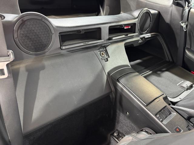 フェアレディZ ベースグレード ロッソモデロマフラー NISMOリアウイング 純正18inAW カロッツェリアナビ(FM/CD) Yupiteruポータブルナビ(地デジ) 社外クリアテール ETC2.0(51枚目)