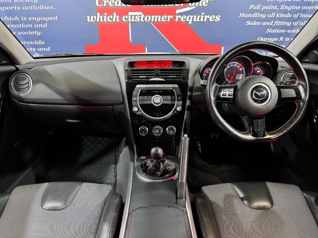 ＲＸ－８ タイプＲＳ　ビルシュタイン車高調　タイプＲＳ純正１９ｉｎＡＷ　純正ＲＥＣＡＲＯセミバケ　純正オーディオ（ＣＤ／ラジオ）　ＢＯＳＥサウンド　純正リアスポイラー　社外シフトノブ　Ｙｕｐｉｔｅｒｕドラレコ　ＥＴＣ（4枚目）