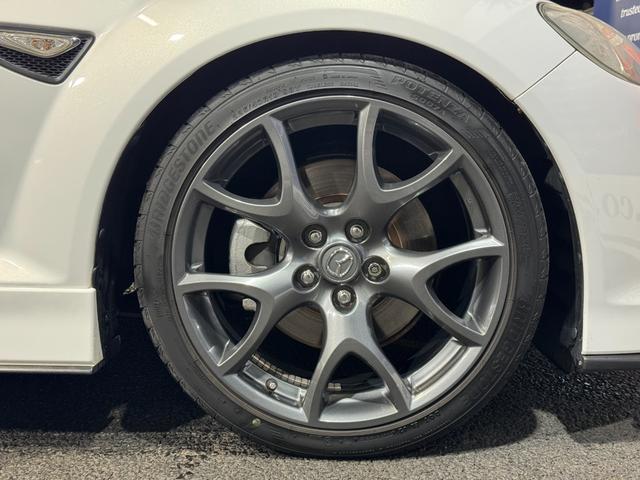 ＲＸ－８ タイプＲＳ　ビルシュタイン車高調　タイプＲＳ純正１９ｉｎＡＷ　純正ＲＥＣＡＲＯセミバケ　純正オーディオ（ＣＤ／ラジオ）　ＢＯＳＥサウンド　純正リアスポイラー　社外シフトノブ　Ｙｕｐｉｔｅｒｕドラレコ　ＥＴＣ（11枚目）