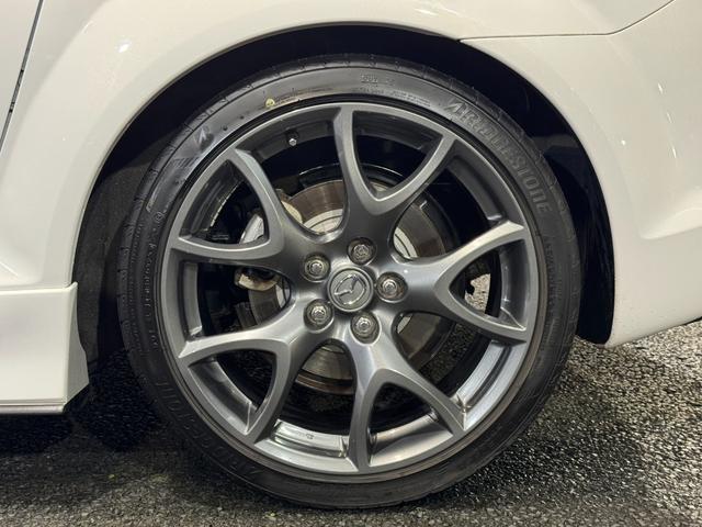 ＲＸ－８ タイプＲＳ　ビルシュタイン車高調　タイプＲＳ純正１９ｉｎＡＷ　純正ＲＥＣＡＲＯセミバケ　純正オーディオ（ＣＤ／ラジオ）　ＢＯＳＥサウンド　純正リアスポイラー　社外シフトノブ　Ｙｕｐｉｔｅｒｕドラレコ　ＥＴＣ（14枚目）