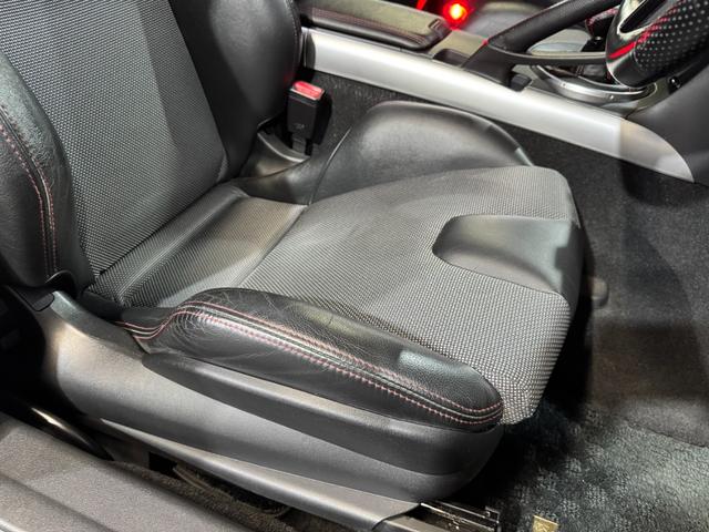 ＲＸ－８ タイプＲＳ　ビルシュタイン車高調　タイプＲＳ純正１９ｉｎＡＷ　純正ＲＥＣＡＲＯセミバケ　純正オーディオ（ＣＤ／ラジオ）　ＢＯＳＥサウンド　純正リアスポイラー　社外シフトノブ　Ｙｕｐｉｔｅｒｕドラレコ　ＥＴＣ（33枚目）