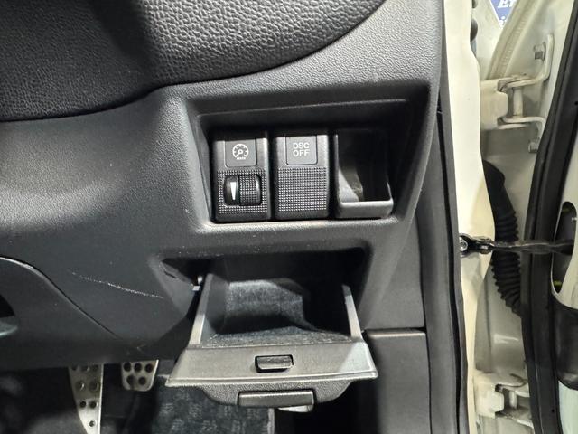 ＲＸ－８ タイプＲＳ　ビルシュタイン車高調　タイプＲＳ純正１９ｉｎＡＷ　純正ＲＥＣＡＲＯセミバケ　純正オーディオ（ＣＤ／ラジオ）　ＢＯＳＥサウンド　純正リアスポイラー　社外シフトノブ　Ｙｕｐｉｔｅｒｕドラレコ　ＥＴＣ（44枚目）