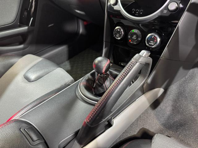 ＲＸ－８ タイプＲＳ　ビルシュタイン車高調　タイプＲＳ純正１９ｉｎＡＷ　純正ＲＥＣＡＲＯセミバケ　純正オーディオ（ＣＤ／ラジオ）　ＢＯＳＥサウンド　純正リアスポイラー　社外シフトノブ　Ｙｕｐｉｔｅｒｕドラレコ　ＥＴＣ（50枚目）