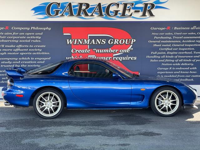 ＲＸ－７ タイプＲＢ　Ｓパッケージ　ＷＯＲＫ　ＥＭＯＴＩＯＮ　１８ｉｎＡＷ　Ｄｅｆｉ　ＤＩＮ－Ｇａｕｇｅ　ＫＥＮＷＯＯＤオーディオ（ＣＤ／ラジオ／ＢＴ）　ＭＯＭＯステアリング　ＭＯＭＯシフトノブ　純正マフラー　ＥＴＣ（6枚目）