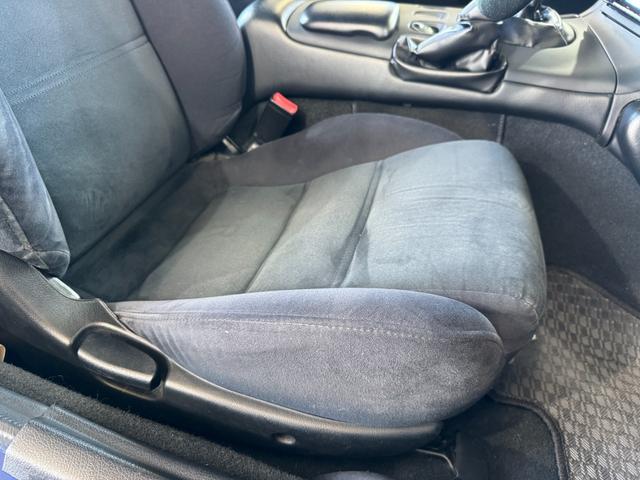 ＲＸ－７ タイプＲＢ　Ｓパッケージ　ＷＯＲＫ　ＥＭＯＴＩＯＮ　１８ｉｎＡＷ　Ｄｅｆｉ　ＤＩＮ－Ｇａｕｇｅ　ＫＥＮＷＯＯＤオーディオ（ＣＤ／ラジオ／ＢＴ）　ＭＯＭＯステアリング　ＭＯＭＯシフトノブ　純正マフラー　ＥＴＣ（31枚目）