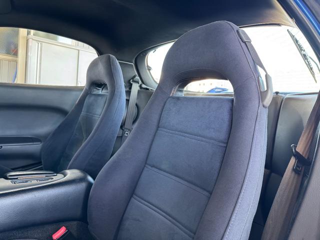ＲＸ－７ タイプＲＢ　Ｓパッケージ　ＷＯＲＫ　ＥＭＯＴＩＯＮ　１８ｉｎＡＷ　Ｄｅｆｉ　ＤＩＮ－Ｇａｕｇｅ　ＫＥＮＷＯＯＤオーディオ（ＣＤ／ラジオ／ＢＴ）　ＭＯＭＯステアリング　ＭＯＭＯシフトノブ　純正マフラー　ＥＴＣ（33枚目）