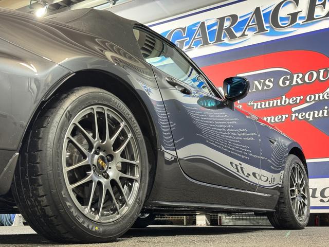 ロードスター Ｓスペシャルパッケージ　ＢＢＳ１６ｉｎＡＷ　ＡｕｔｏＥｘｅフロントアンダースポイラー／リアサイドカウル／車高調／ステアリング　Ｇｒｅｄｄｙボンネットダンパー　マツダコネクトナビ　ＢＯＳＥサウンド　シートヒーター　ＥＴＣ（10枚目）
