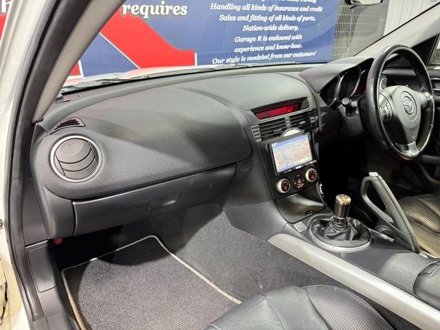 ＲＸ－８ タイプＳ　ＭＡＺＤＡＳＰＥＥＤフロントバンパー　社外マフラー　社外サイドディフレクター　ＬＯＸＡＲＮＹ１９ｉｎＡＷ　ｃａｒｒｏｚｚｅｒｉａナビ（ラジオ／ＤＴＶ／ＣＤ）　前後ドラレコ　ＲＡＺＯシフトノブ（33枚目）