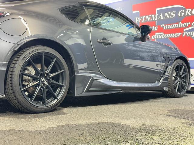 ＧＲ８６ ＲＺ　ＳＡＲＤカーボンウイング　ＩＮＴＥＣテールランプ　ＧＲフルエアロ（フロントスポイラー／サイドスカート／リヤバンパースポイラー）　ＨＫＳマフラー　ＧＲパフォーマンスダンパー　ＨＫＳエアクリーナー（10枚目）