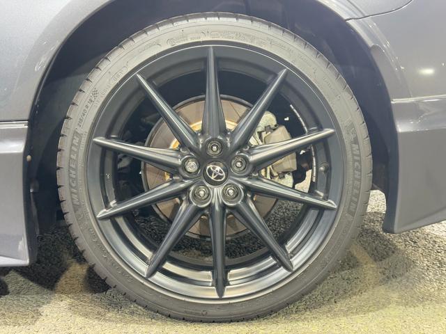 ＧＲ８６ ＲＺ　ＳＡＲＤカーボンウイング　ＩＮＴＥＣテールランプ　ＧＲフルエアロ（フロントスポイラー／サイドスカート／リヤバンパースポイラー）　ＨＫＳマフラー　ＧＲパフォーマンスダンパー　ＨＫＳエアクリーナー（14枚目）