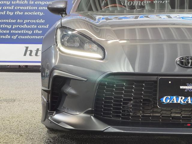 ＧＲ８６ ＲＺ　ＳＡＲＤカーボンウイング　ＩＮＴＥＣテールランプ　ＧＲフルエアロ（フロントスポイラー／サイドスカート／リヤバンパースポイラー）　ＨＫＳマフラー　ＧＲパフォーマンスダンパー　ＨＫＳエアクリーナー（15枚目）