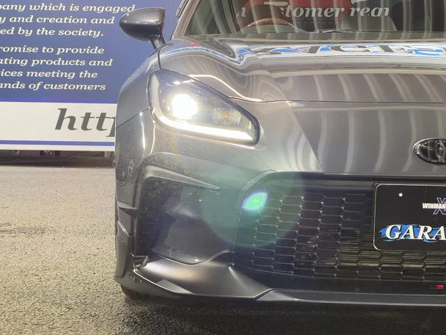 ＧＲ８６ ＲＺ　ＳＡＲＤカーボンウイング　ＩＮＴＥＣテールランプ　ＧＲフルエアロ（フロントスポイラー／サイドスカート／リヤバンパースポイラー）　ＨＫＳマフラー　ＧＲパフォーマンスダンパー　ＨＫＳエアクリーナー（17枚目）