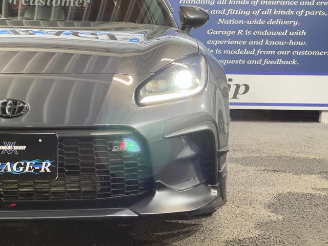ＧＲ８６ ＲＺ　ＳＡＲＤカーボンウイング　ＩＮＴＥＣテールランプ　ＧＲフルエアロ（フロントスポイラー／サイドスカート／リヤバンパースポイラー）　ＨＫＳマフラー　ＧＲパフォーマンスダンパー　ＨＫＳエアクリーナー（18枚目）