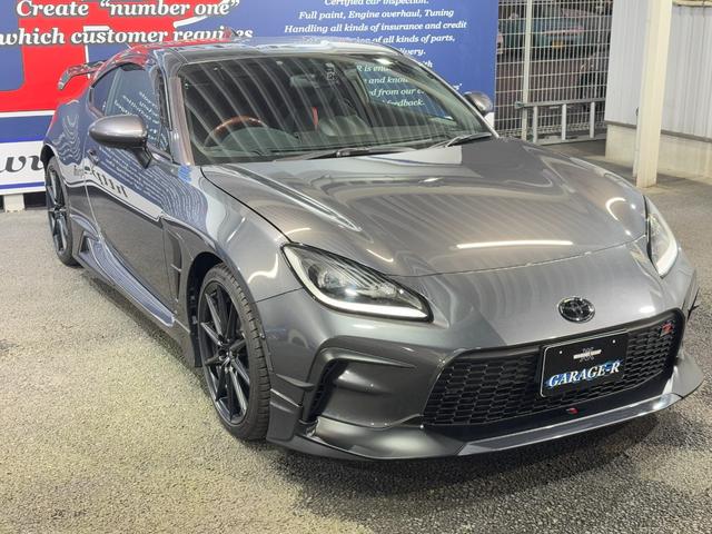 ＧＲ８６ ＲＺ　ＳＡＲＤカーボンウイング　ＩＮＴＥＣテールランプ　ＧＲフルエアロ（フロントスポイラー／サイドスカート／リヤバンパースポイラー）　ＨＫＳマフラー　ＧＲパフォーマンスダンパー　ＨＫＳエアクリーナー（20枚目）