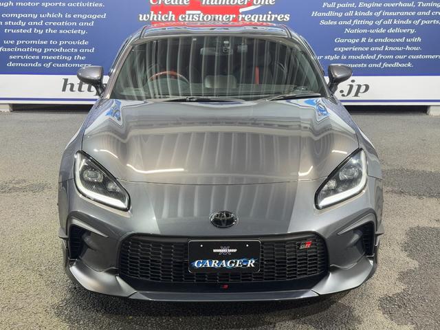 ＧＲ８６ ＲＺ　ＳＡＲＤカーボンウイング　ＩＮＴＥＣテールランプ　ＧＲフルエアロ（フロントスポイラー／サイドスカート／リヤバンパースポイラー）　ＨＫＳマフラー　ＧＲパフォーマンスダンパー　ＨＫＳエアクリーナー（21枚目）